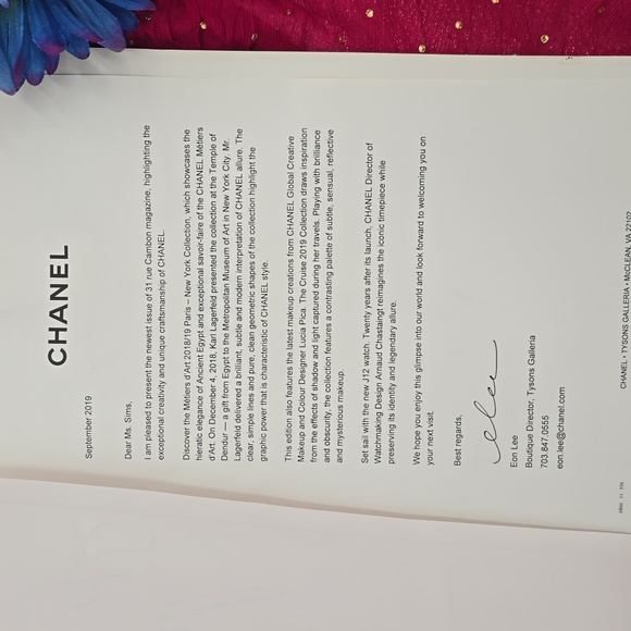 CHANEL Fashion Book Set with Black and White Covers - Picture 2 of 16